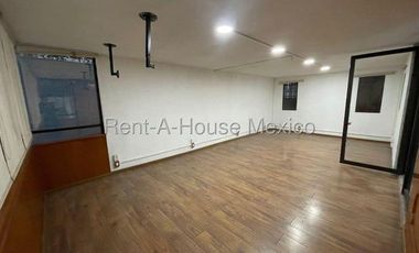 Edificio en Renta en Naucalpan de Juárez, 	Ciudad Satélite