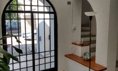Renta Departamento Amueblado Planta Baja, en Fraccionamiento con Vigilancia y agradables áreas verdes, Carcaña, Momoxpan a 10 min de UDLAP Cholual