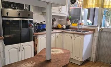 SE VENDE AMPLIA CASA CON PISCINA EN LOMAS SAN ANDRES, CONCEPCIÓN
