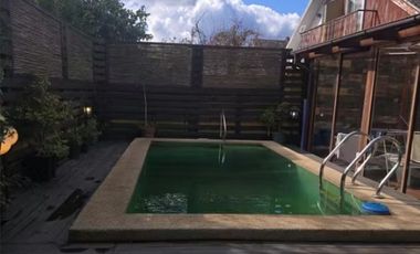 SE VENDE AMPLIA CASA CON PISCINA EN LOMAS SAN ANDRES, CONCEPCIÓN