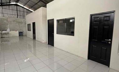 Dijual gedung bisa digunakan untuk kantor atau gudang