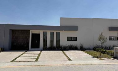 hermosa casa de un piso en renta