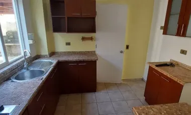 SE VENDE CASA EN CURAUMA VALPARAISO CERCA UNIV. CATOLICA 3 D. 3 B. 4.300 UF