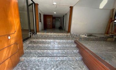 Edificio en Renta en Naucalpan de Juárez, 	Ciudad Satélite