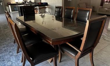 Residencia amplia con piscina, zona grill de 4 recámaras