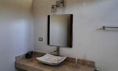 Residencia amplia con piscina, zona grill de 4 recámaras