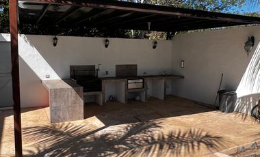Residencia amplia con piscina, zona grill de 4 recámaras
