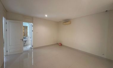 Sewa Kontrakan Rumah di Grand Pakuwon Harga Murah Dekat Tandes Surabaya Barat Tahunan Perumahan Per 2026 Dibawah 70 Juta