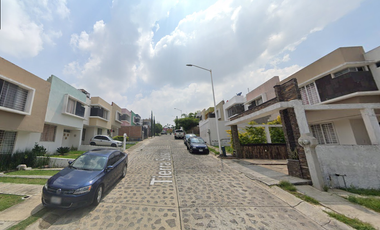 CASA EN REMATE HIPOTECARIO EN TERRALTA RESIDENCIAL EN SAN PEDRO TLAQUEPAQUE