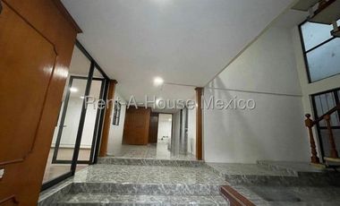 Edificio en Renta en Naucalpan de Juárez, 	Ciudad Satélite