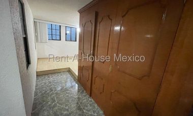 Edificio en Renta en Naucalpan de Juárez, 	Ciudad Satélite
