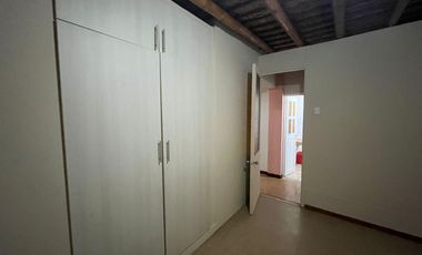 Se Alquila Casa Con Estacionamiento Y Excelente Ubicación En Chincha