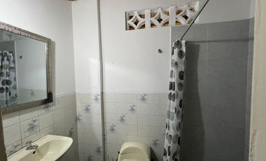 Se Alquila Casa Con Estacionamiento Y Excelente Ubicación En Chincha