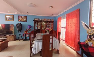 Casa en venta en Miraflores, cuatro dormitorios, amplia.
