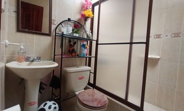 Casa en venta en Miraflores, cuatro dormitorios, amplia.