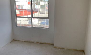 CASA DE TRES PISOS EN VENTA, LOS HÉROES SECCIÓN 1