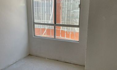 CASA DE TRES PISOS EN VENTA, LOS HÉROES SECCIÓN 1