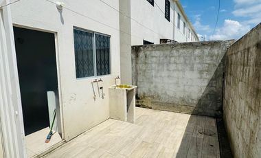 En alquiler casa de 3 dormitorios en urb.Los Geranios 3 en chongon.