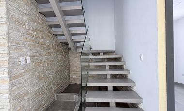 casa Moderna en Alquiler Vía Salitre