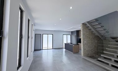 casa Moderna en Alquiler Vía Salitre