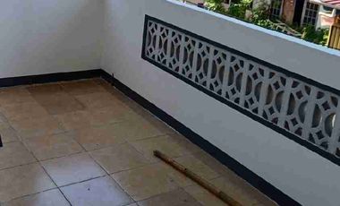 dijual/sewa rumah siap huni semi furnished berlokasi strategis dekat supermarket dan rumah sakit di jl. sungai raya dalam