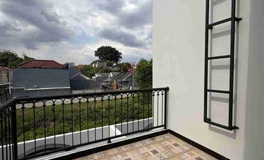 Rumah mewah 2 Lantai luas tanah besar Lokasi Grand depok City dekat alun alun