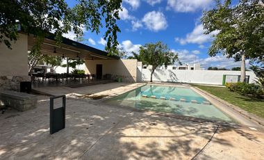 VILLA RESIDENCIAL EN CHOLUL EN RENTA NUEVA EN PRIVADA.