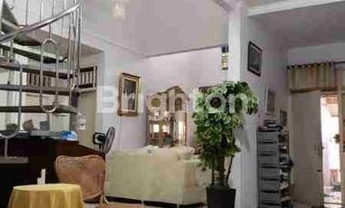 Dijual rumah 2 lantai siap huni rapi di jalan utama di Griya Kencana 2, Ciledug Tangerang