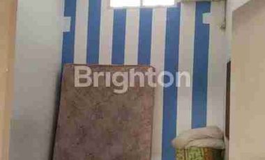 Dijual rumah 2 lantai siap huni rapi di jalan utama di Griya Kencana 2, Ciledug Tangerang