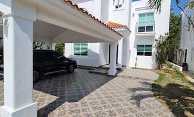 Renta casa en Residencial Club Real