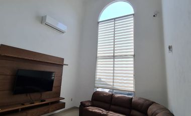 Renta casa en Residencial Club Real