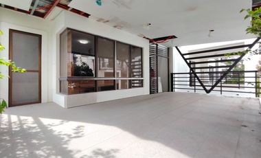 Mahogany Place 3 Taguig Single detached house LA 167 sqm FA 305 sqm 4 bedroom 2 parking for sale