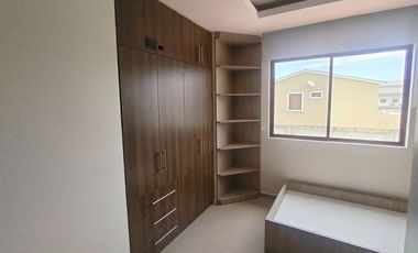 En renta casa semiamoblada en urbanización Orocity