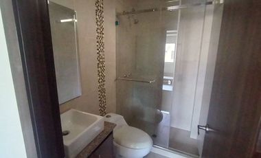 En renta casa semiamoblada en urbanización Orocity