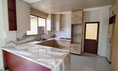 En renta casa semiamoblada en urbanización Orocity