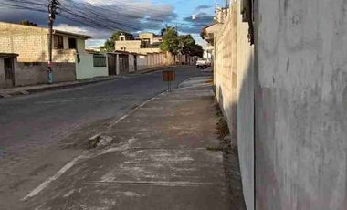 se vende terreno urbano a tres cuadras del terminal y mercado de Cotacachi Imbabura Ecuador área de 1.500 metros