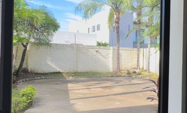 Venta Casa en Samborondón Urbanización Terrasol - C377