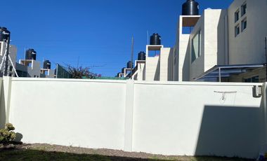 Casa en renta en Fraccionamiento con jardin, 3 recamaras, 2 lugares de estacionamiento en Bosques de ICA