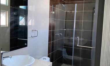 Casa en renta en Fraccionamiento con jardin, 3 recamaras, 2 lugares de estacionamiento en Bosques de ICA