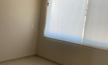 Casa en renta en Fraccionamiento con jardin, 3 recamaras, 2 lugares de estacionamiento en Bosques de ICA