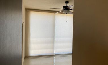 Casa en renta en Fraccionamiento con jardin, 3 recamaras, 2 lugares de estacionamiento en Bosques de ICA
