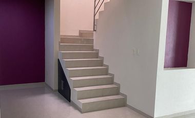 Casa en renta en Fraccionamiento con jardin, 3 recamaras, 2 lugares de estacionamiento en Bosques de ICA