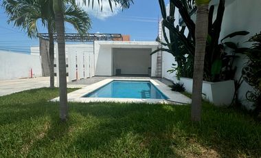 CASA EN RENTA EN CIUDAD DEL CARMEN 📍 Ubicación: Privada San Román #9 Col. San Joaquín, Ciudad del Carmen