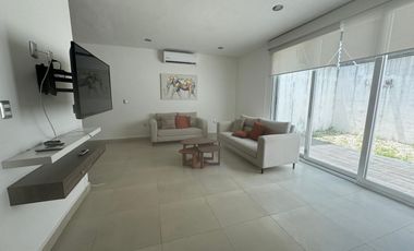 CASA EN RENTA EN CIUDAD DEL CARMEN 📍 Ubicación: Privada San Román #9 Col. San Joaquín, Ciudad del Carmen