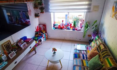 Arriendo casa de tres dormitorios en centro de Curacavi