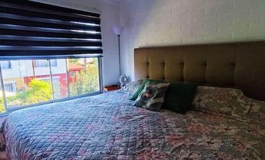 Arriendo casa de tres dormitorios en centro de Curacavi