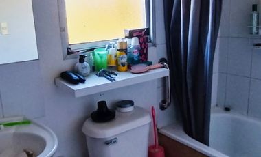 Arriendo casa de tres dormitorios en centro de Curacavi