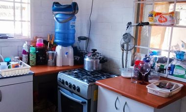 Arriendo casa de tres dormitorios en centro de Curacavi