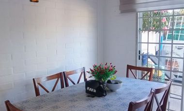 Arriendo casa de tres dormitorios en centro de Curacavi