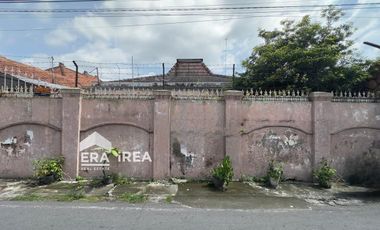 RUMAH DIJUAL DI SOLO SERENGAN DEKAT PASAR KEMBANG, PASAR KADIPOLO